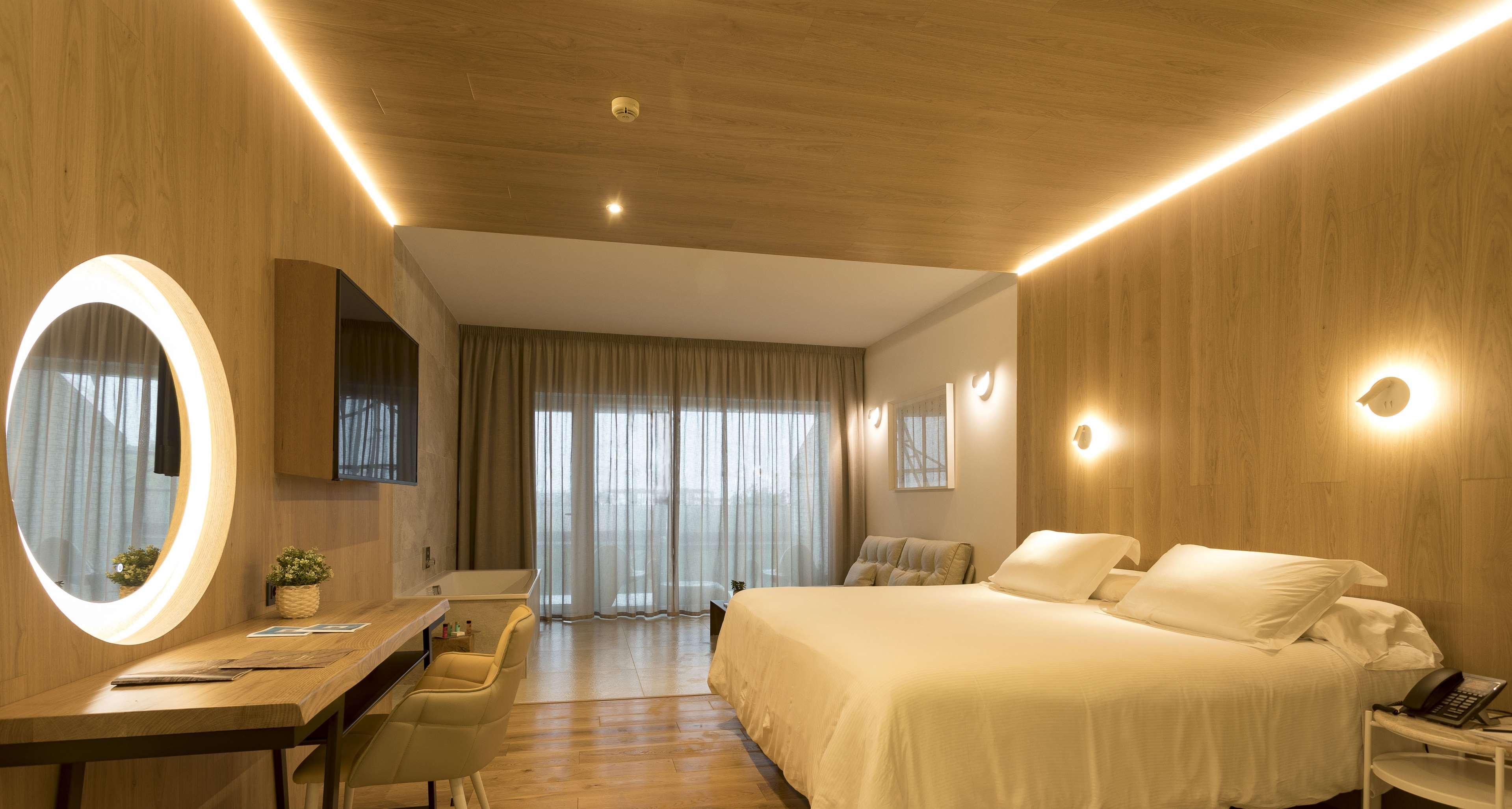 Higueron Hotel Curio Collection By Hilton (Adults Only) Fuengirola Exterior photo A room at the hotel