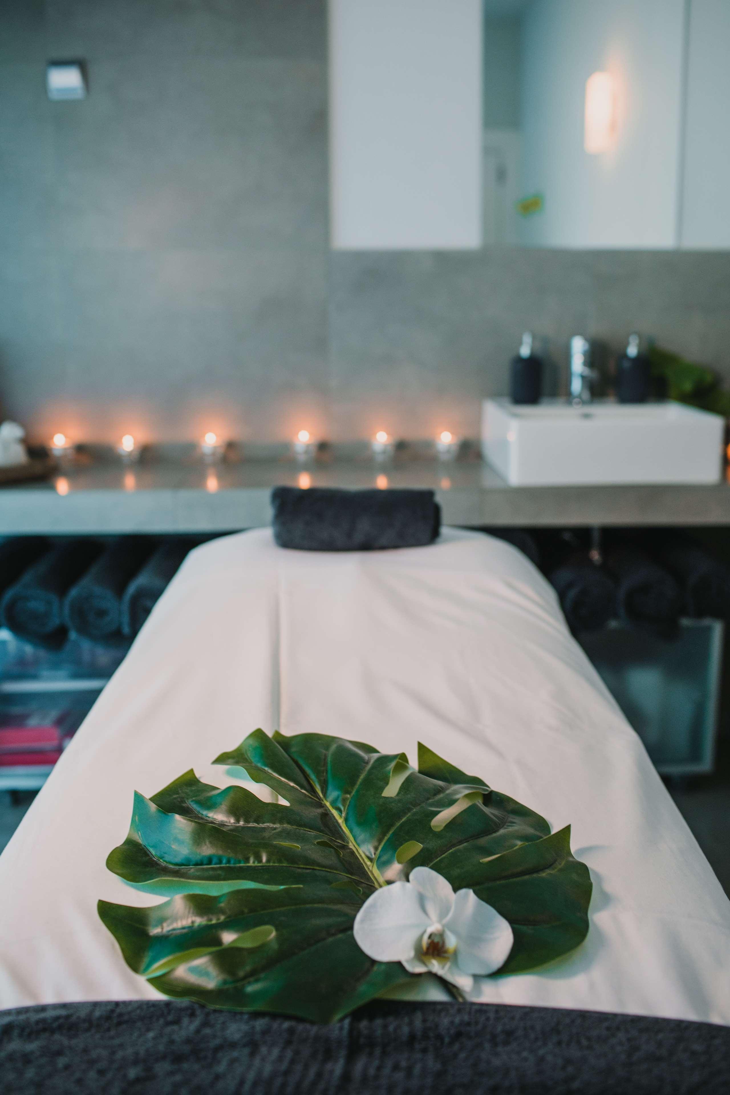 Higueron Hotel Curio Collection By Hilton (Adults Only) Fuengirola Exterior photo A massage bed