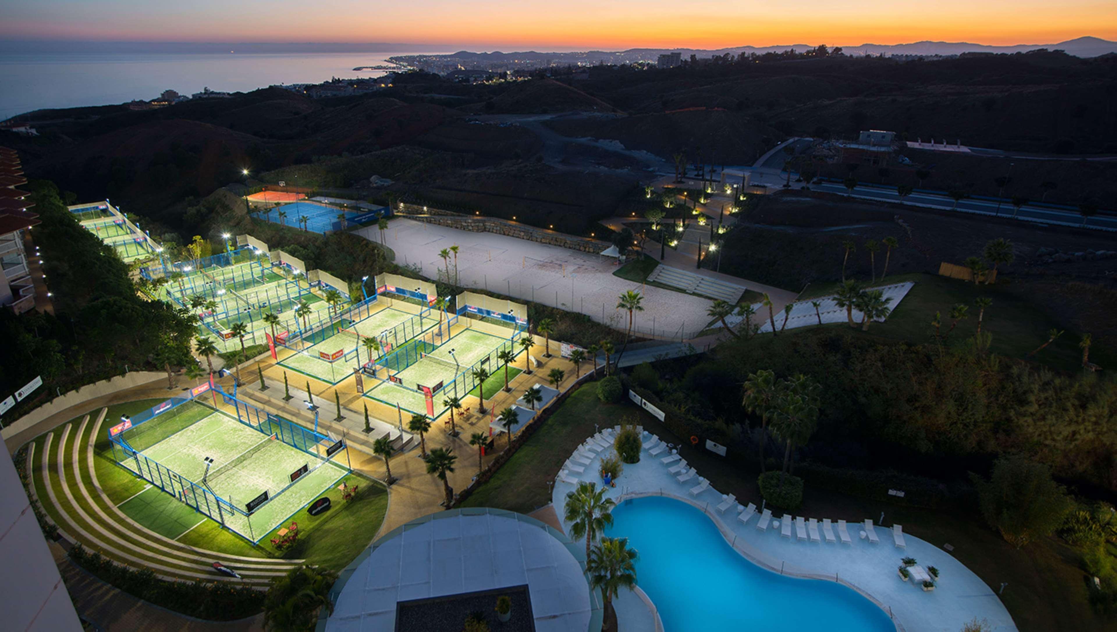 Higueron Hotel Curio Collection By Hilton (Adults Only) Fuengirola Exterior photo Tennis Club