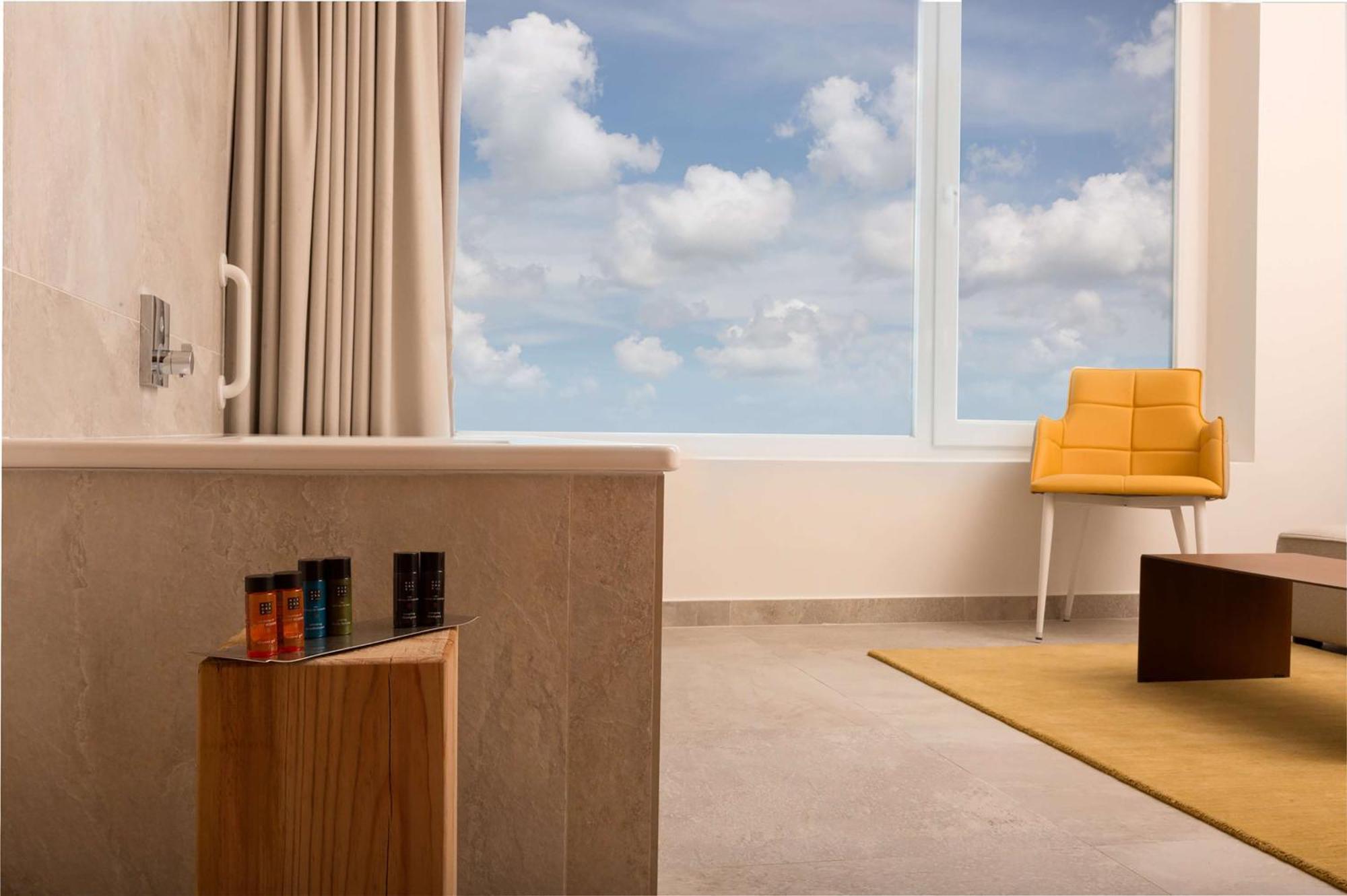 Higueron Hotel Curio Collection By Hilton (Adults Only) Fuengirola Exterior photo A bathroom at the hotel