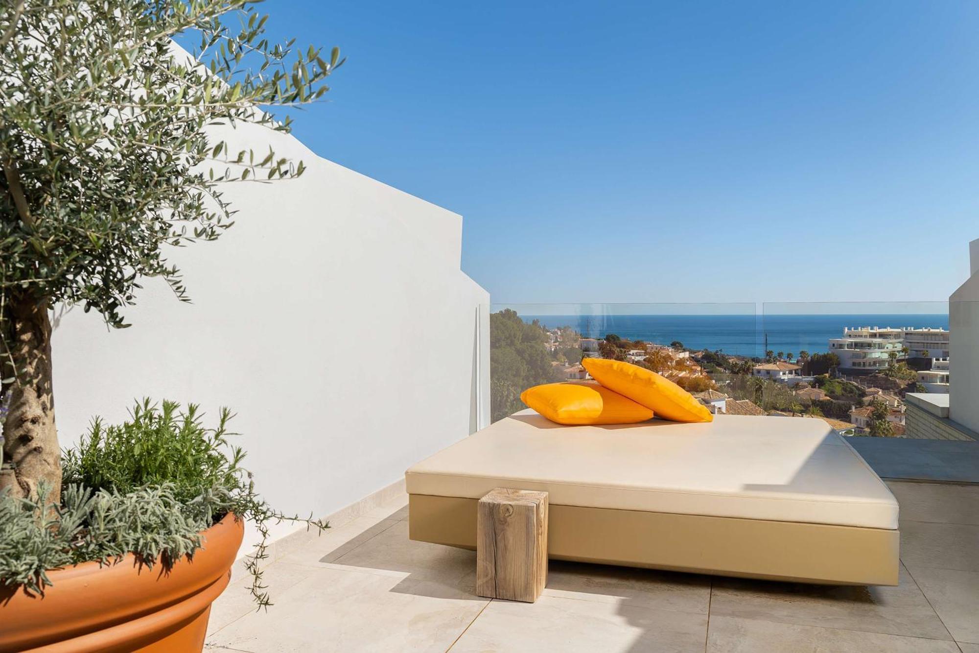 Higueron Hotel Curio Collection By Hilton (Adults Only) Fuengirola Exterior photo