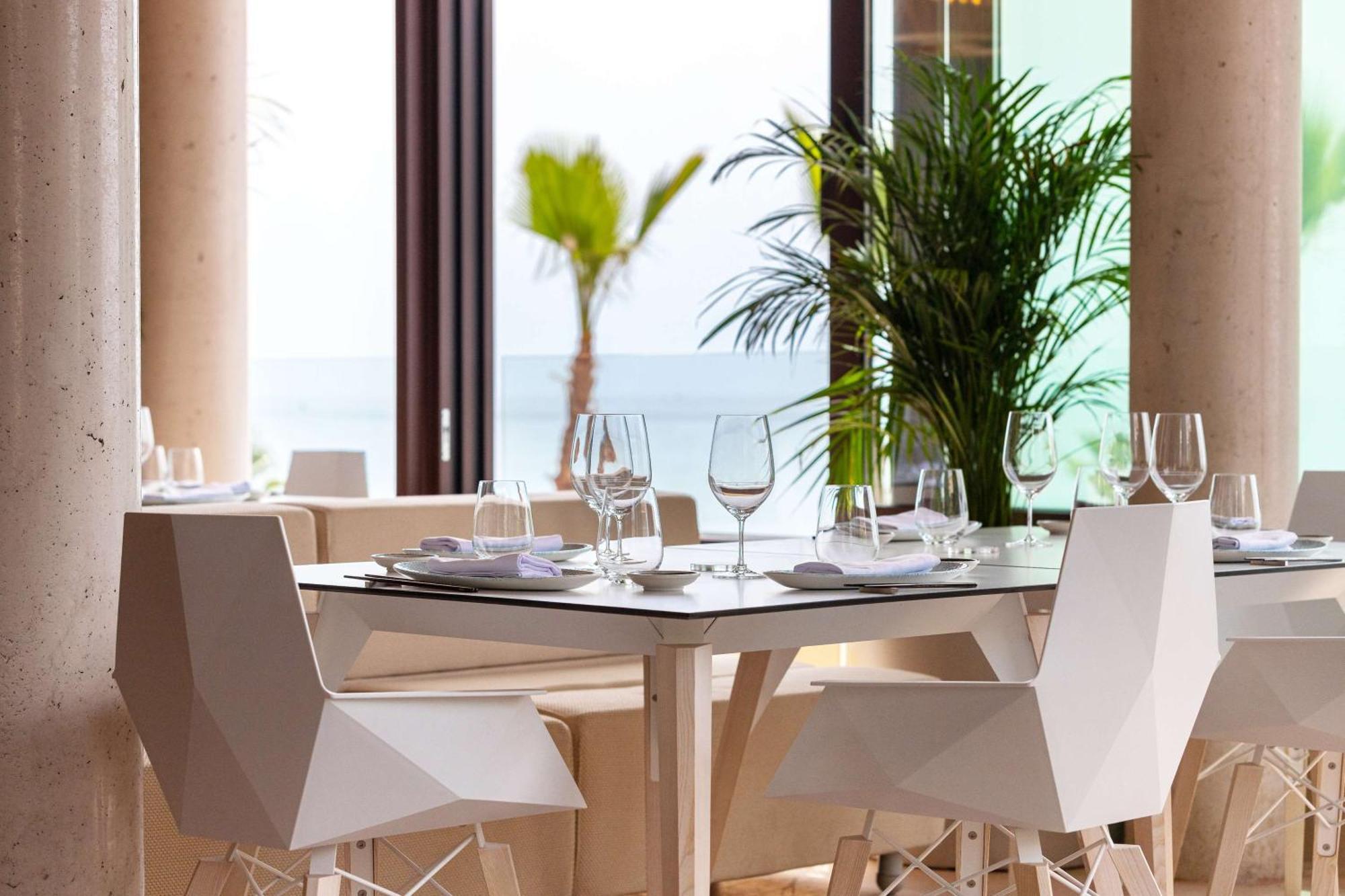 Higueron Hotel Curio Collection By Hilton (Adults Only) Fuengirola Exterior photo Restaurant