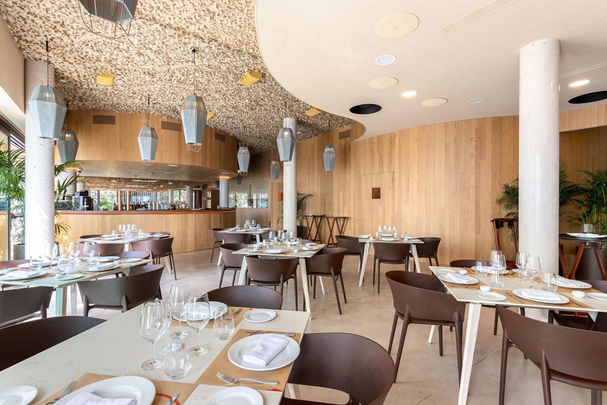 Higueron Hotel Curio Collection By Hilton (Adults Only) Fuengirola Exterior photo Restaurant interior