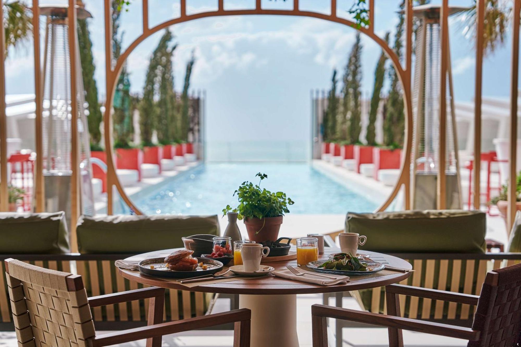 Higueron Hotel Curio Collection By Hilton (Adults Only) Fuengirola Exterior photo The Pool at the Westin