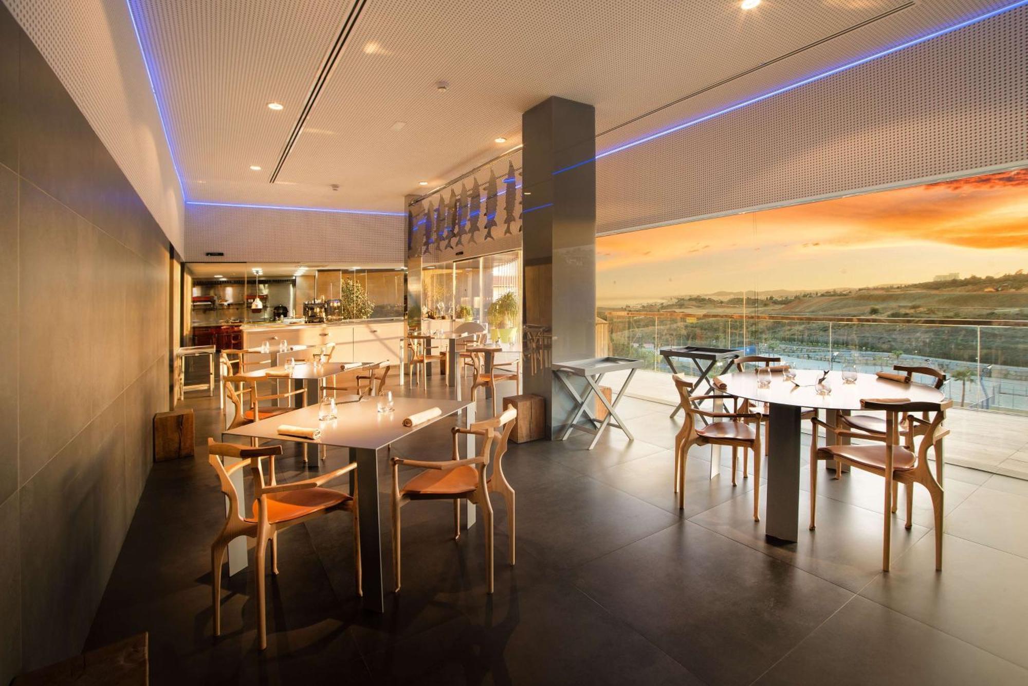 Higueron Hotel Curio Collection By Hilton (Adults Only) Fuengirola Exterior photo The restaurant